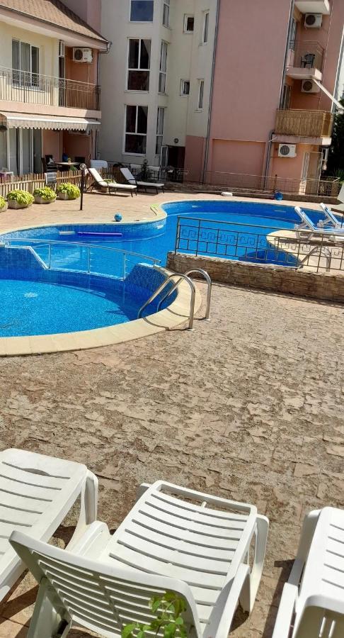 Le Premiere Randevu Apartment Sveti Vlas Luaran gambar